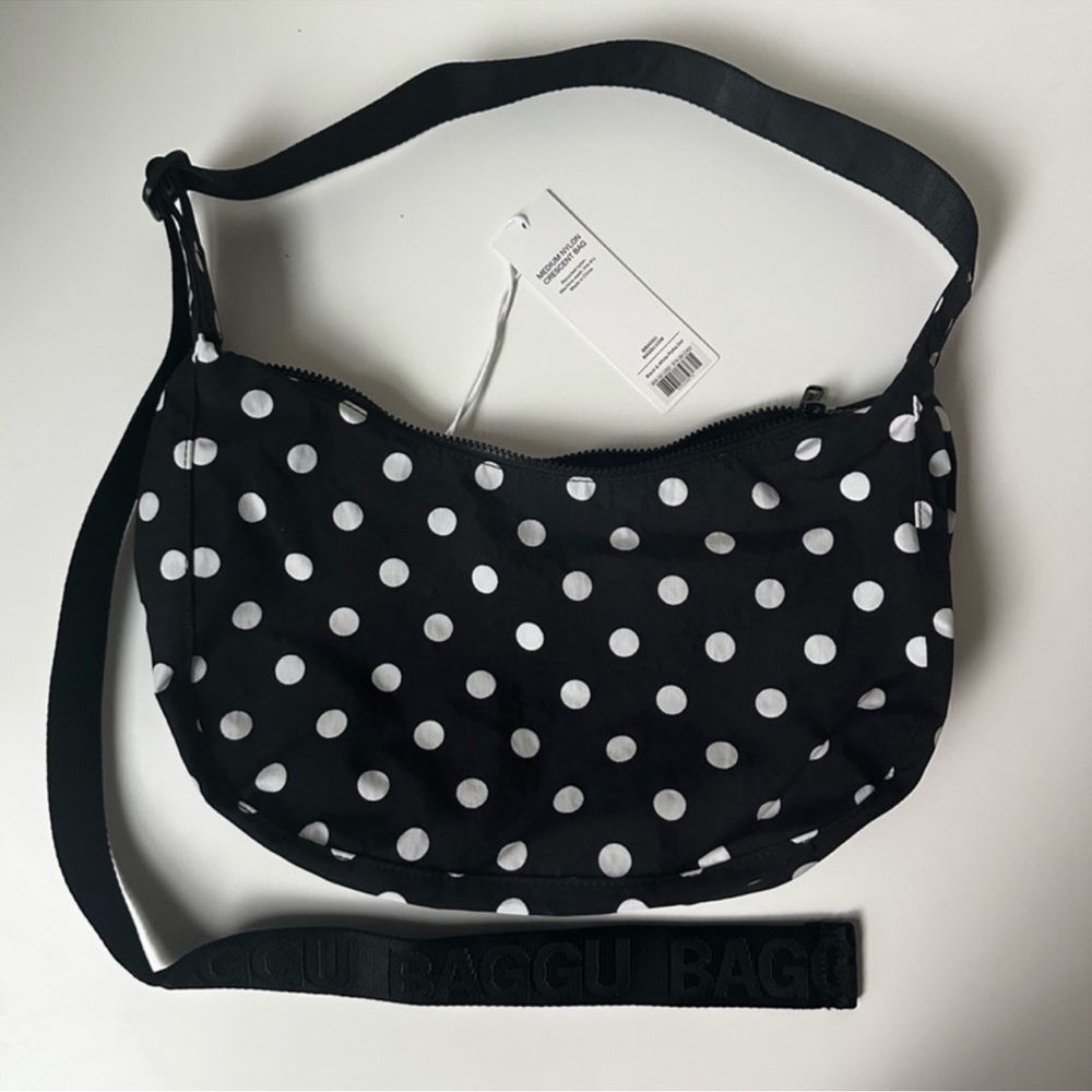 BNWT! BAGGU Polka Dot Crescent Medium Bag